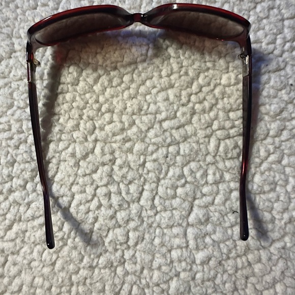 Coach burgundy/red women’s sunglasses - Picture 3 of 5